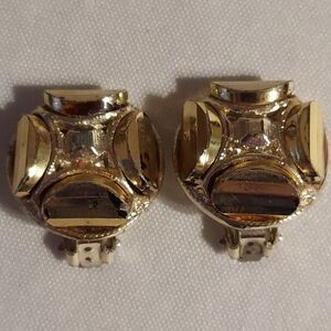 VTG Goldtone Clip-on Earrings Lightweight 1"